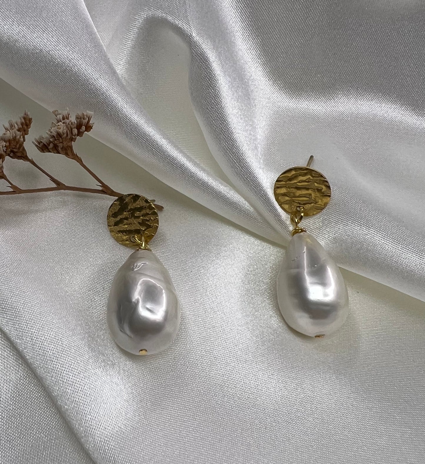 Faux Pearl Earring