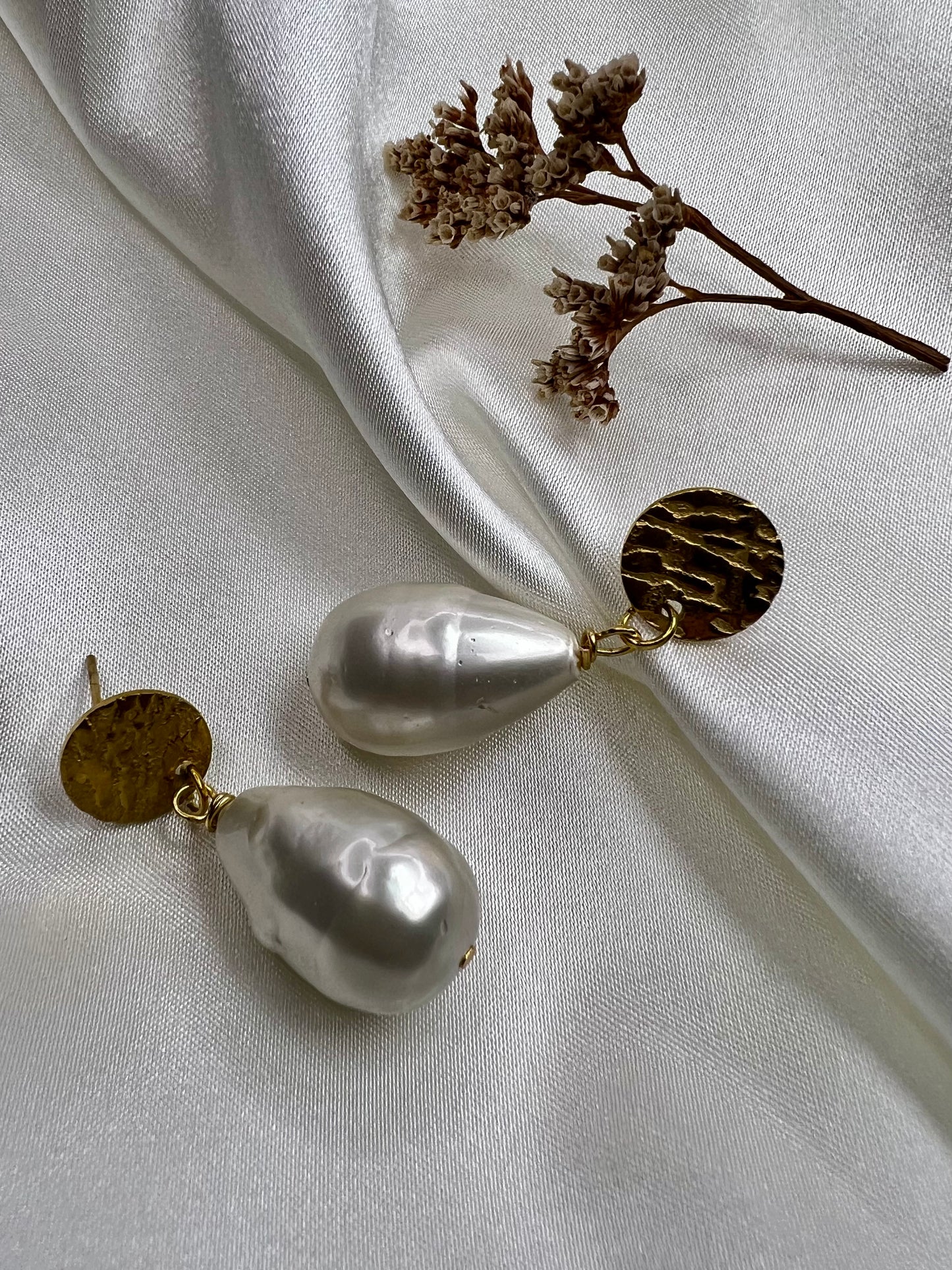 Faux Pearl Earring