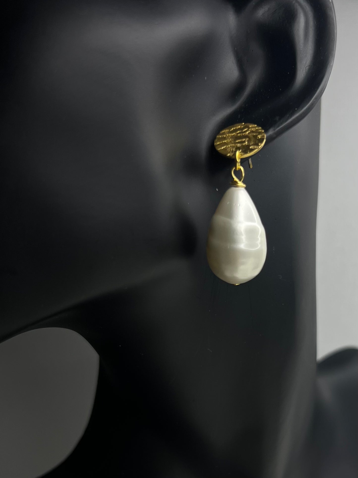 Faux Pearl Earring